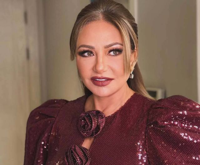 اشرف زكي يكشف عن حالة ليلى علوي الصحية بعد حادث السير