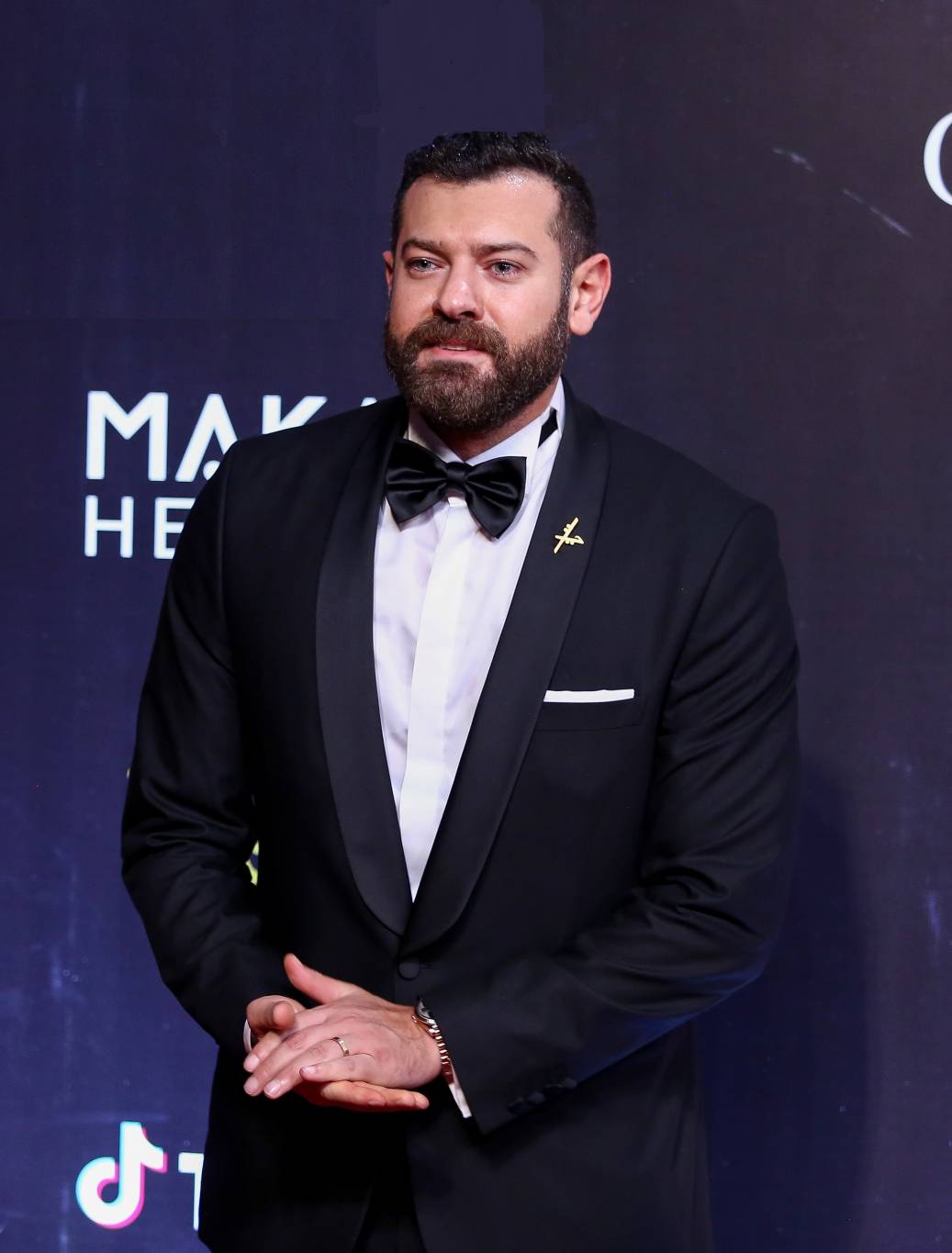 عمرو يوسف يوضح حقيقة تغيير أبطال فيلم 