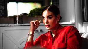 ياسمين صبري... أسلوب خاص في تنسيق كحل العينين مع الأزياء