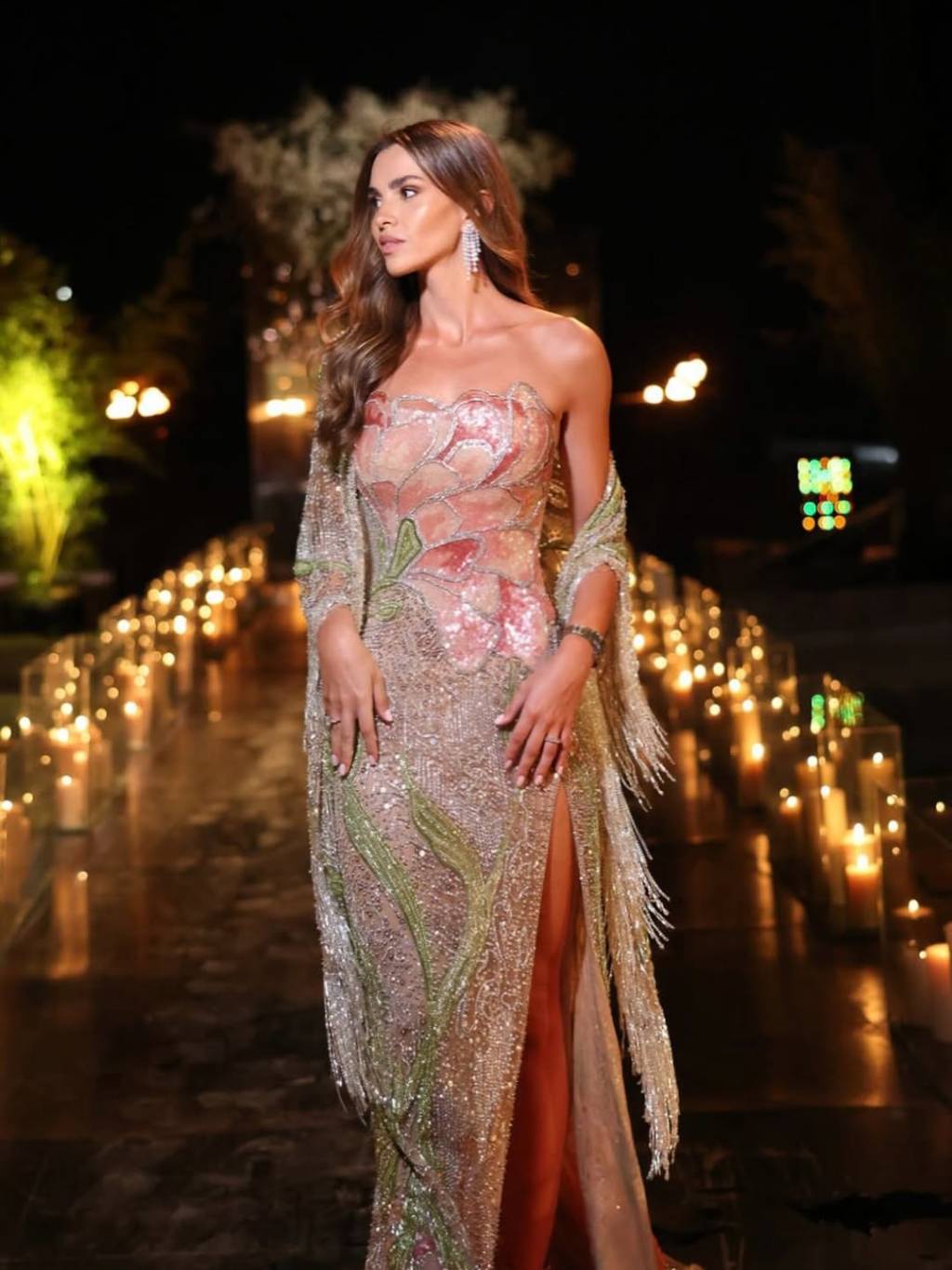 زين قطامي بفستان الكروشيه الأنيق في شهر العسل