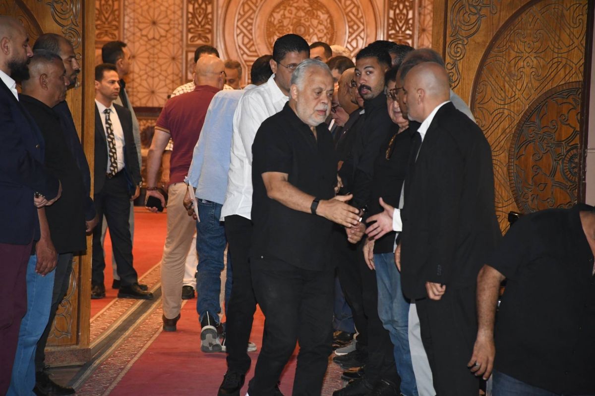 عزاء سيد صادق يجمع النجوم وظهور نادر لرامز جلال (فيديو وصور)