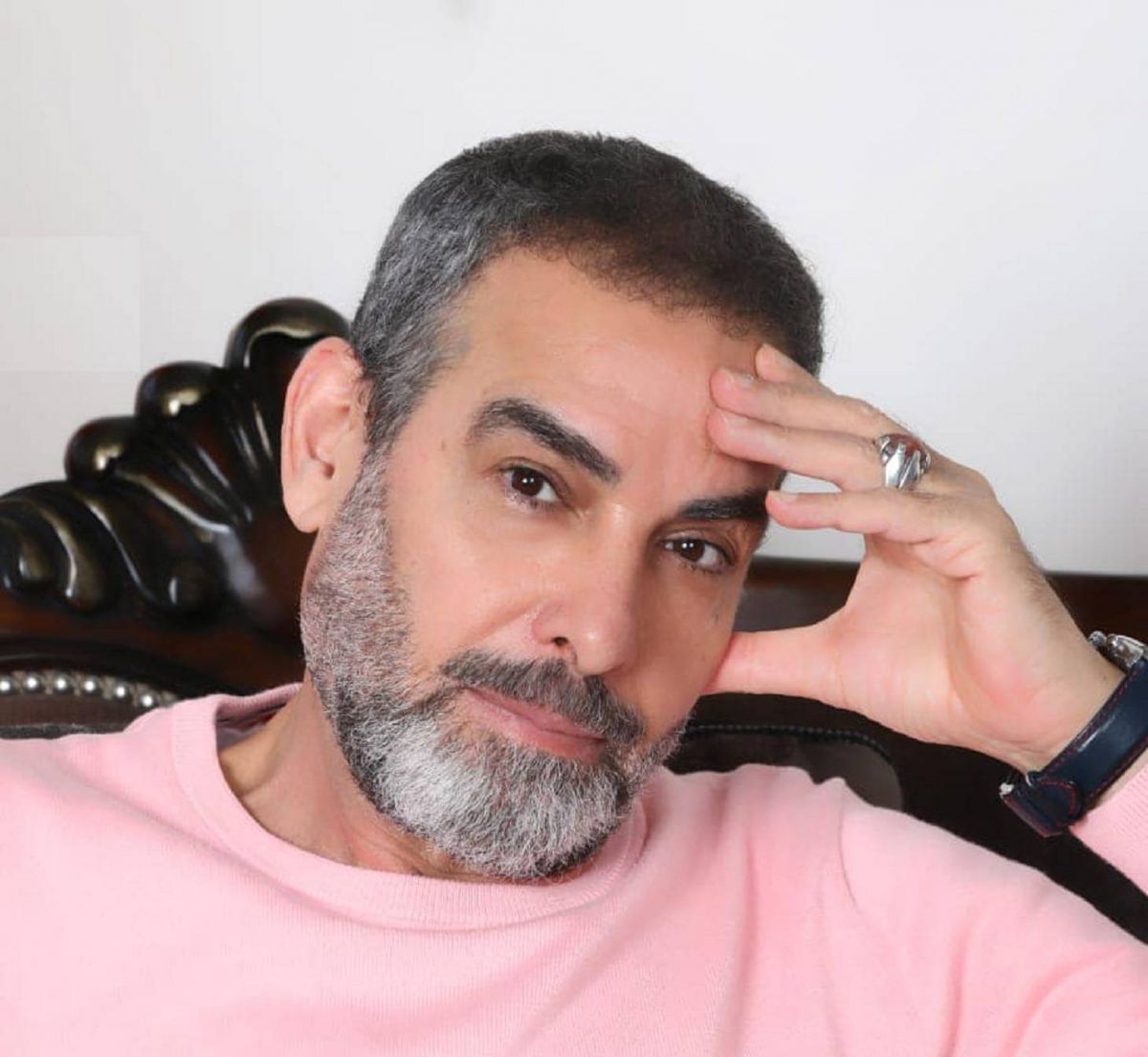 أحمد عبد العزيز يتعرض لهجوم وانتقادات بسبب تصرف مع معجب (فيديو)