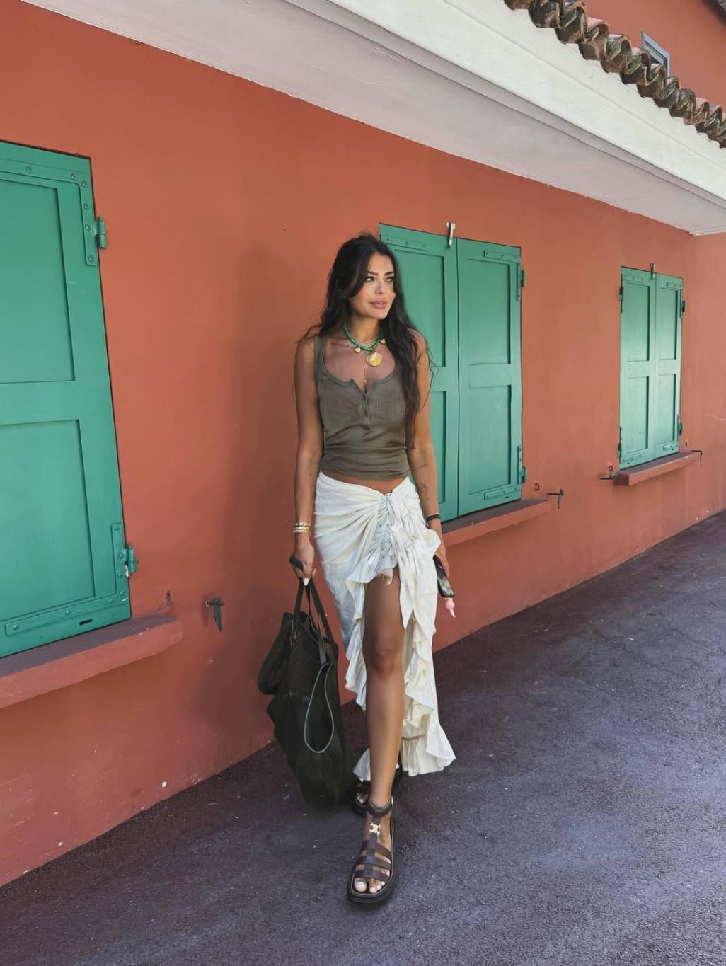 فوزازا بإطلالة جريئة في موناكو 