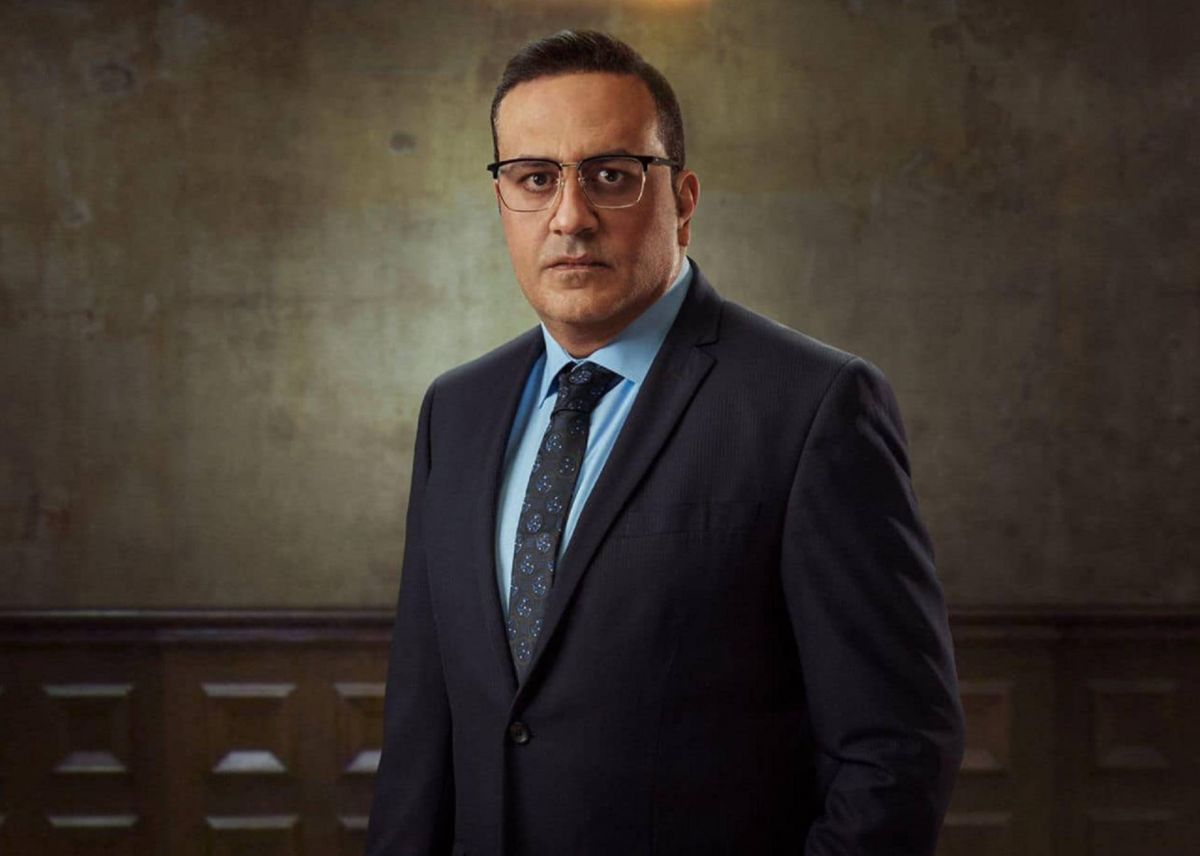 خالد سرحان بتعليق ساخر على صورته مع عمرو دياب