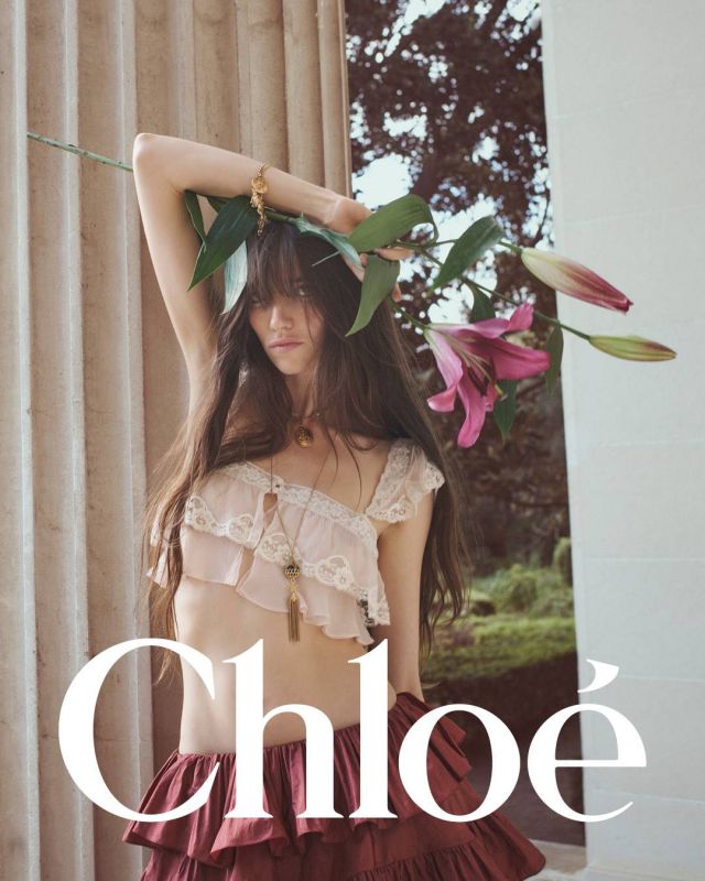 CHLOÉ تكشف عن الحملة الشتوية 2025