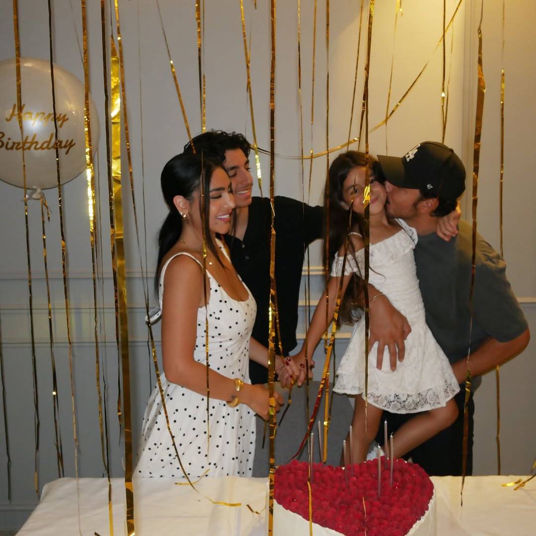 ابنة باسل خياط تلفت الأنظار بملامحها الجميلة 