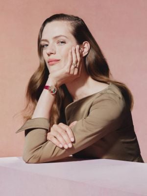ساعات بيرليه إكسترا أوردينير فروي من Van Cleef & Arpels... ثمار التوت الثمينة