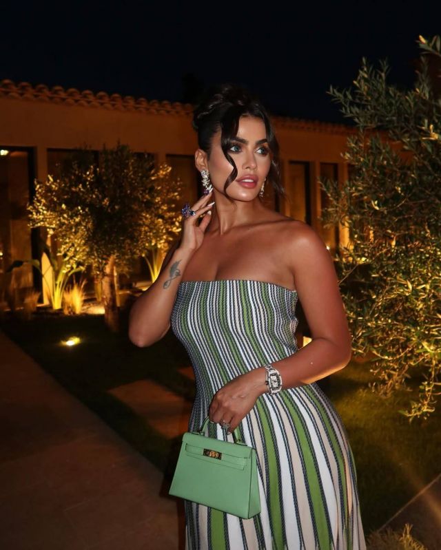 الدكتورة يومي