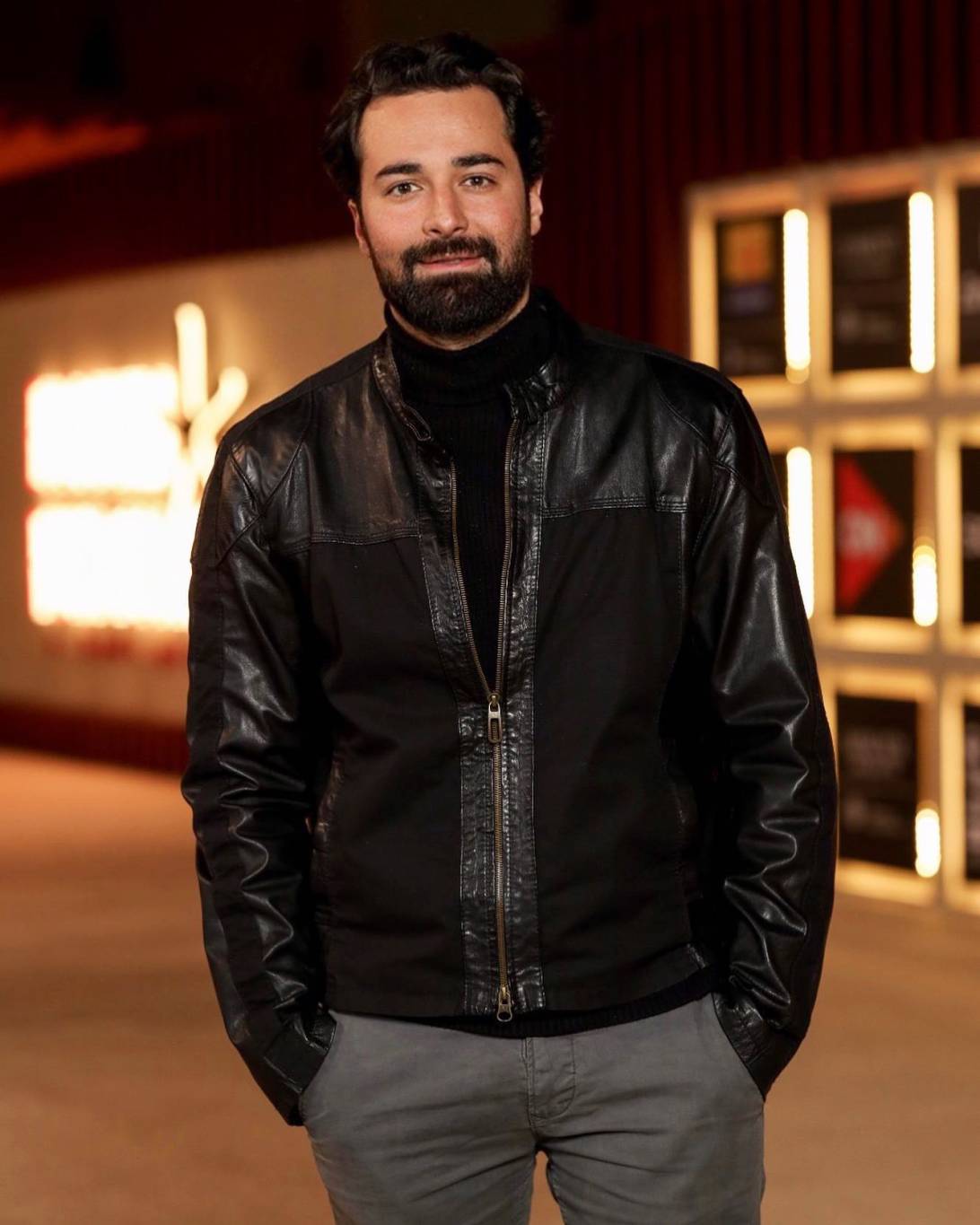 أحمد حاتم في موقف صعب بسبب صور مفبركة