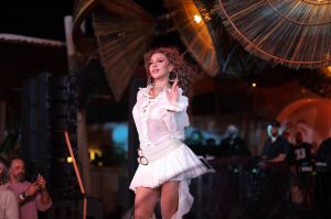 ميريام فارس تشعل الساحل الشمالي برقصها (فيديو وصور)