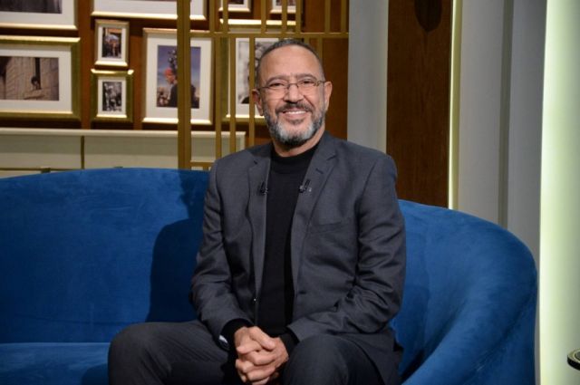 أشرف عبد الباقي وليلى زاهر يعيدان تقديم مشهد من فيلم 