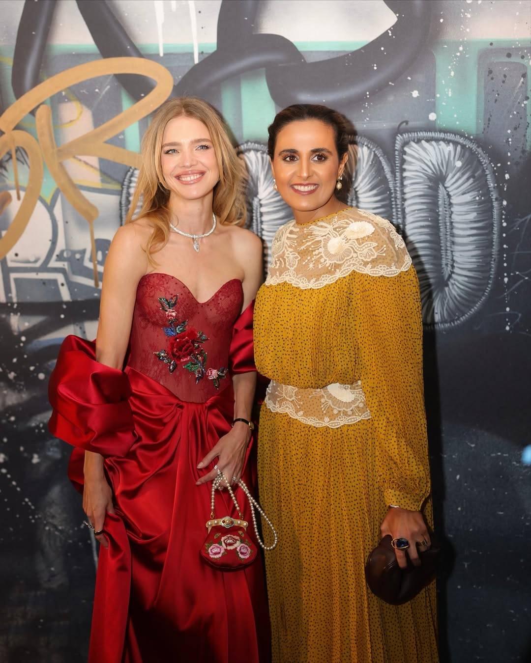 الشيخة المياسة بنت حمد تتألق بأناقة راقية في حفل 