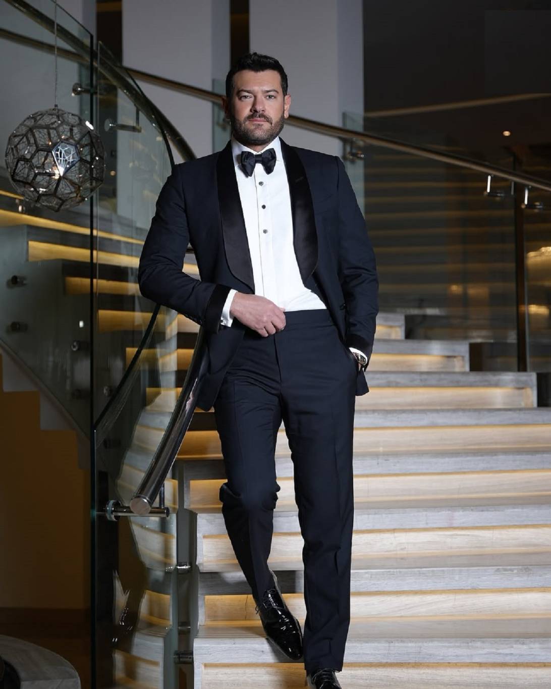 عمرو يوسف يكشف مفاجأة عن تعاونه الأول مع الراحل نور الشريف (فيديو)