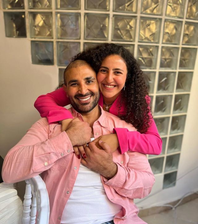 أحمد سعد يفاجئ الجمهور بظهور نادر مع ابنته الكبرى (فيديو)