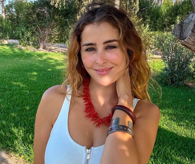 عائشة بن أحمد مستعدة للزواج بمن يصغرها سناً: 5 أعوام