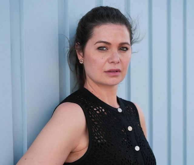 يسرا اللوزي