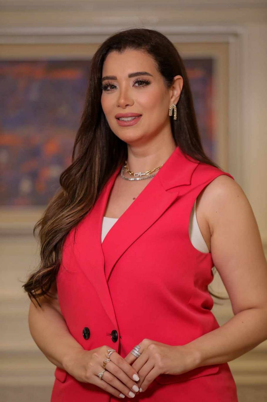 مروة صبري تدافع عن إيناس الدغيدي بعد زواجها (فيديو)