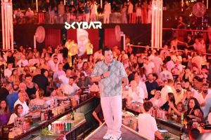 محمد فؤاد يشعل ختام حفلاته بالصيف في الساحل الشمالي