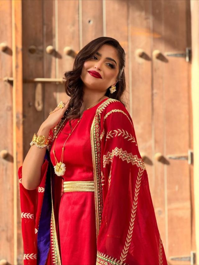 بأسلوب ملكي... حلا الترك تعيد إحياء التراث الخليجي عبر قفاطين فاخرة