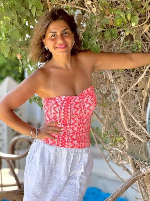 منة فضالي تتحدث عن قلة الأصل والخيانة برسالة غامضة