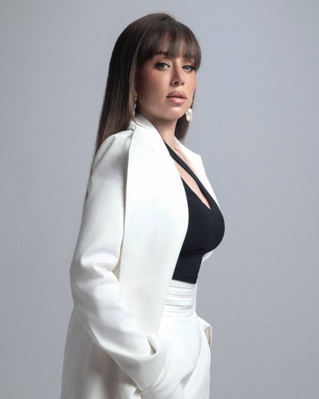 فرح الزاهد تتحدّى نفسها وتخرج من عباءة الفتاة الجميلة