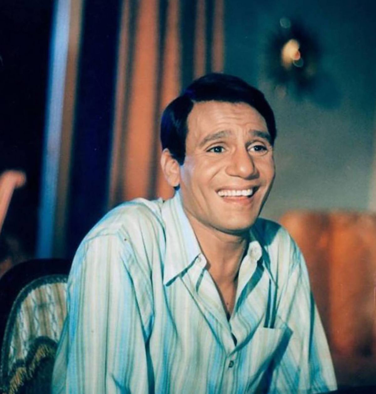 مجدي الحسيني يدخل في نوبة بكاء بعد حديثه عن عبد الحليم حافظ (فيديو)