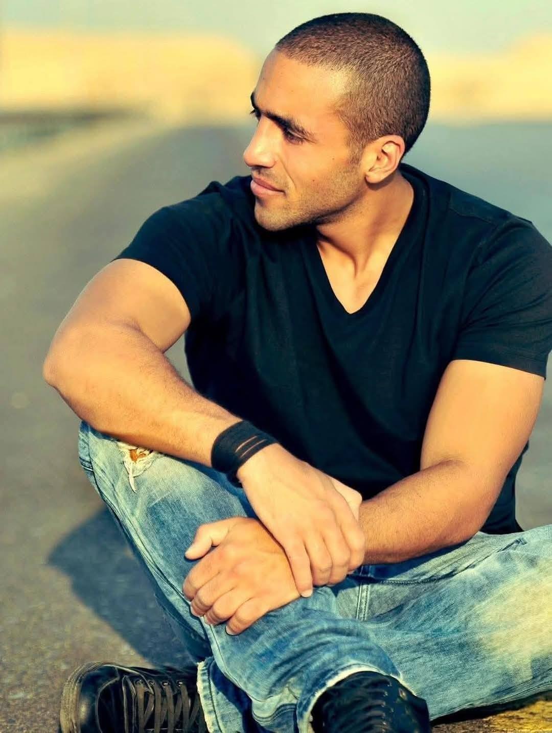 المطرب الراحل عمرو ستين