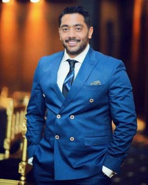 أحمد فلوكس يعلّق على انتقادات حصوله على الدكتوراه الفخرية (فيديو)