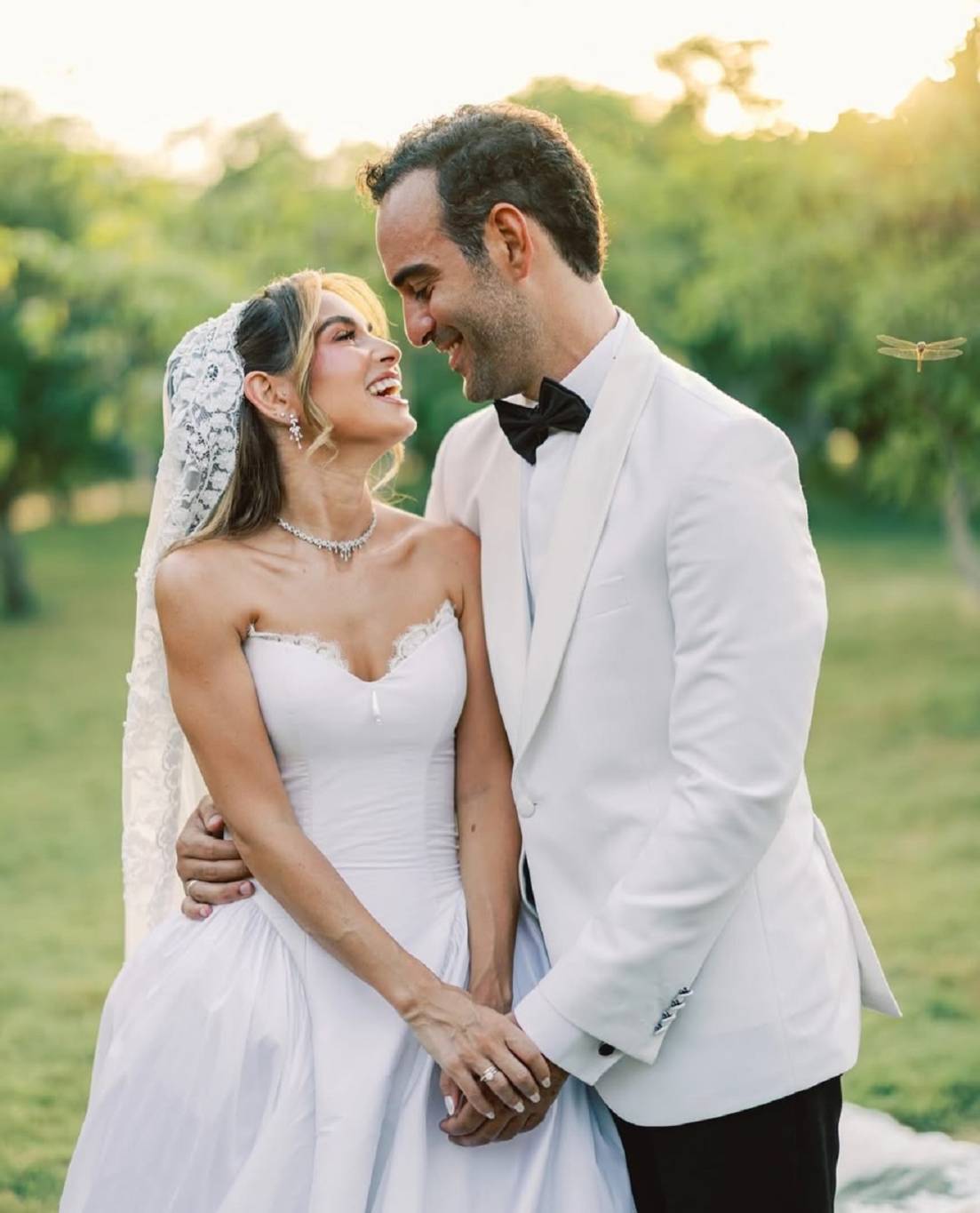 هاجر السراج في تعليقها الأول بعد زفافها