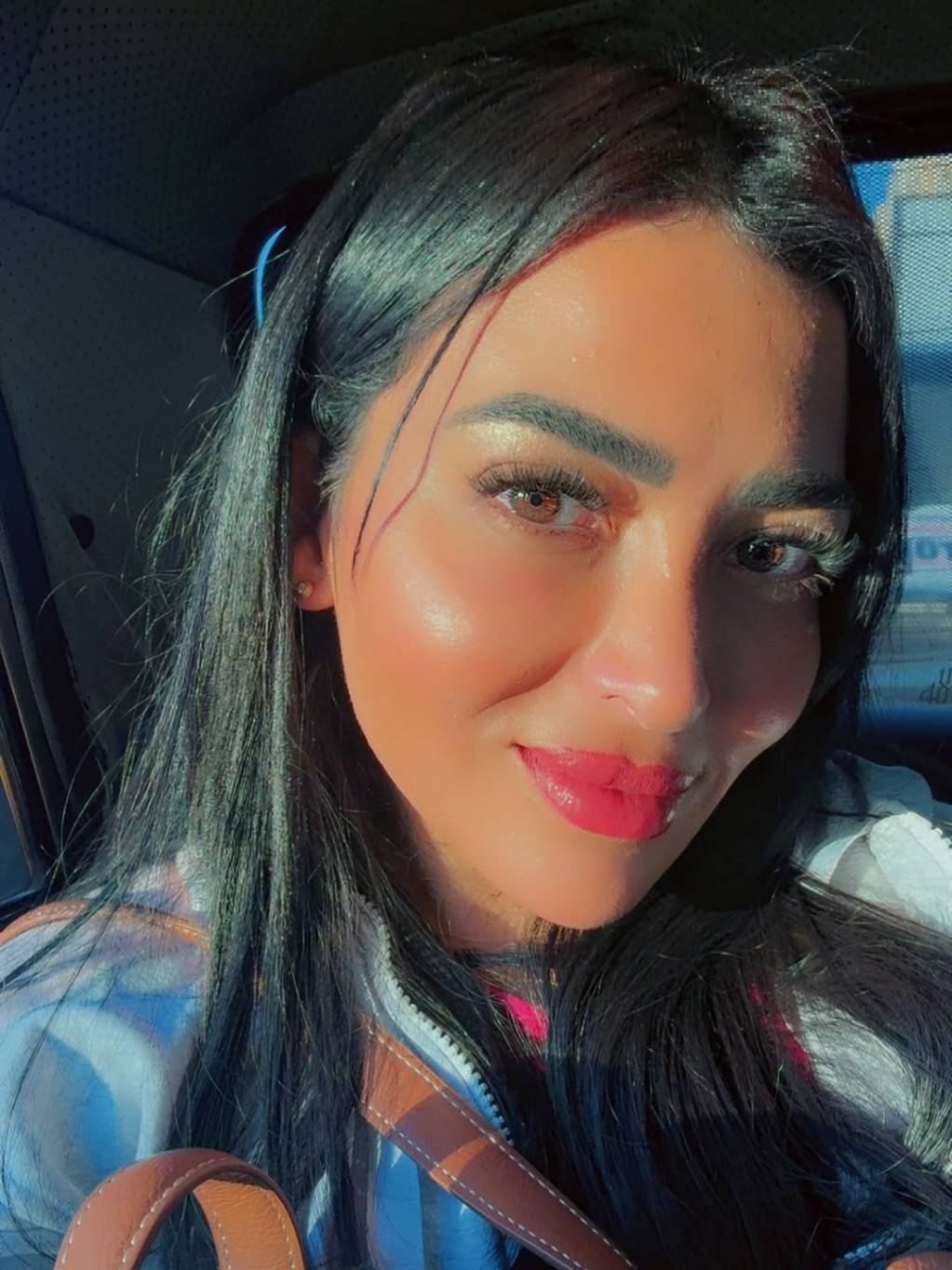 طليقة أحمد مكي تخرج عن صمتها بعد انفصالهما وتكشف مفاجأة