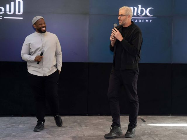 بايرون كوكس وجي آر