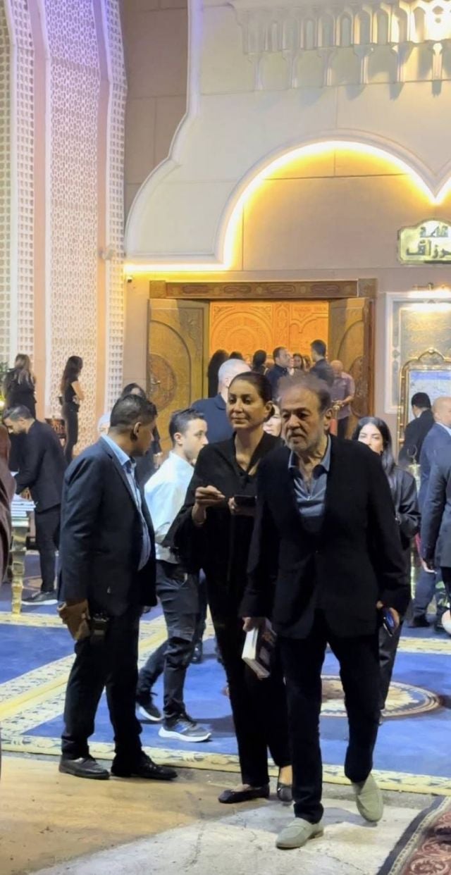 وفاء عامر في عزاء عمرو ستين