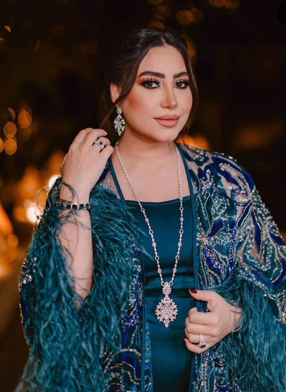 القبض على المطربة بوسي في مطار القاهرة