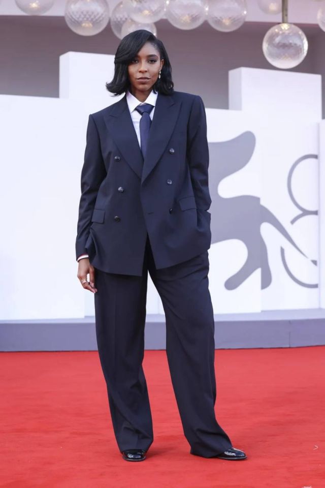 جيسيكا ويليامز: أناقة ذكورية بلمسة عصرية