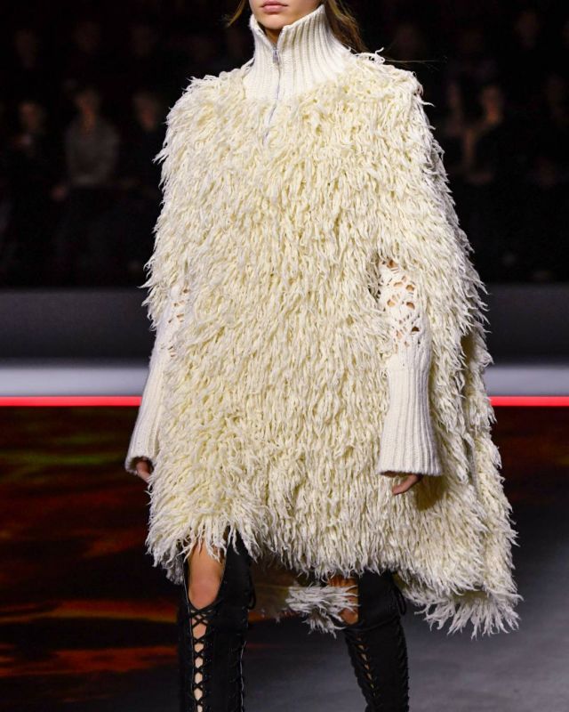 LOOKS DETAILS © DIOR