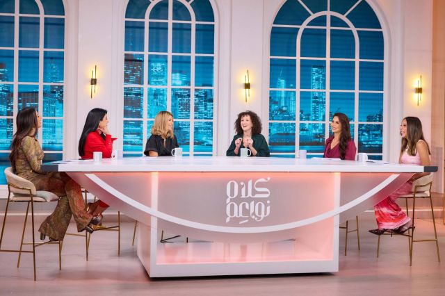 نور علي مع نجاح المساعيد وندى باعشن وشيرين عرفة وميس عنبر 