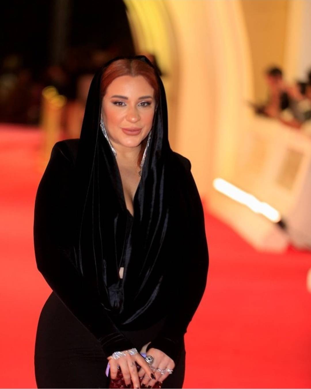 أسما شريف منير تكسر القواعد بإطلالات جريئة وعصرية