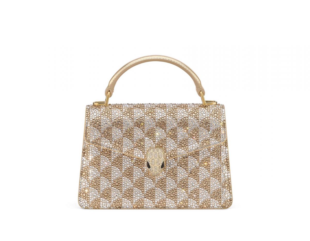 مجموعة بولغري لخريف وشتاء 2025: استلهام المجوهرات الخالدة في الإكسسوارات والقطع الجلدية