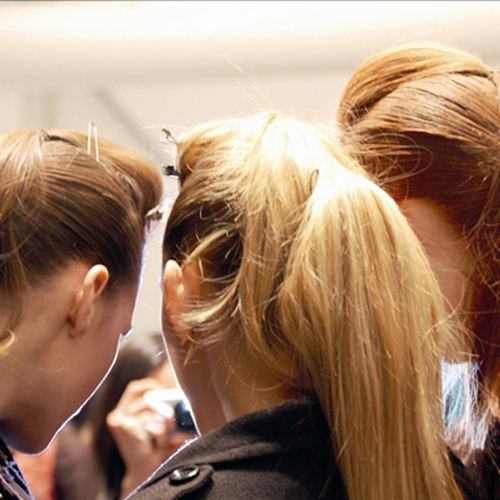 هذا الموسم الشعر طويل ومنسدل