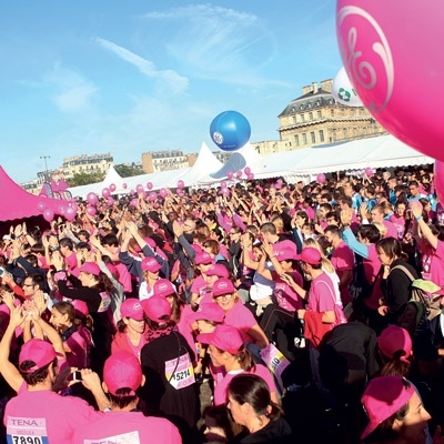 مشاهير العالم ومعالمه باللون الوردي