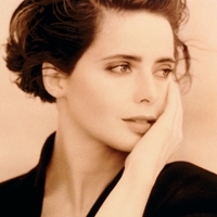 لانكوم ومعاني الأنوثة والأناقة على الطريقة الفرنسية