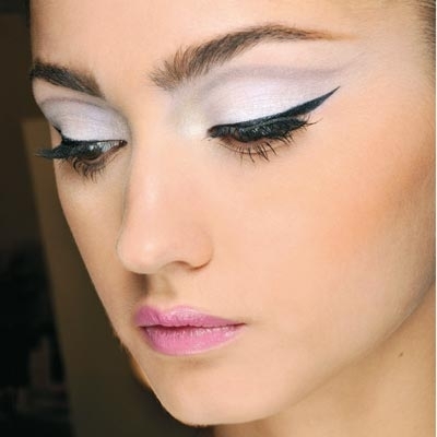 كوني مشرقة!