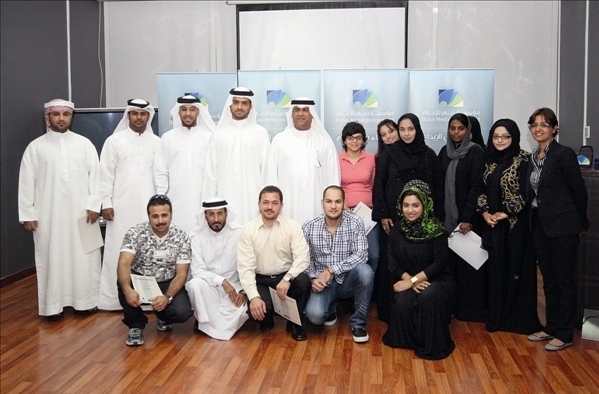 مؤسسة دبي للإعلام تكرّم موظفيها