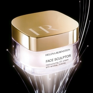 النجمة ديمي مور... وجه إعلاني