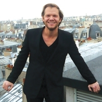 Jean Jacques مبتكر عطر Angel Schlesser So Essential...