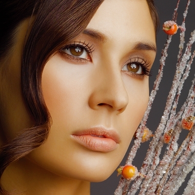 سمراء جميلة