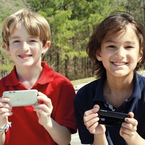 هاتف جوّال وآي باد وآي فون وآي بود...