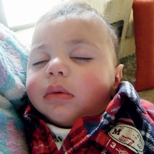 طفلي لا ينام من دوني...  