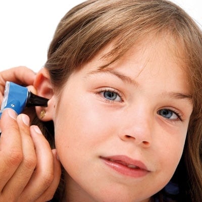 التهابات الأذن واللوزتين عند الأطفال