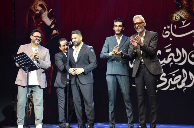 غناء تامر حسني وبكاء صبري عبد المنعم أبرز لقطات مهرجان 